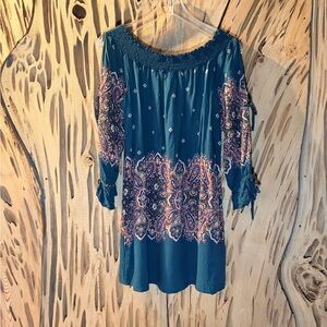 Green Off-Shoulder Boho Dress with tie sleeves. Size: M